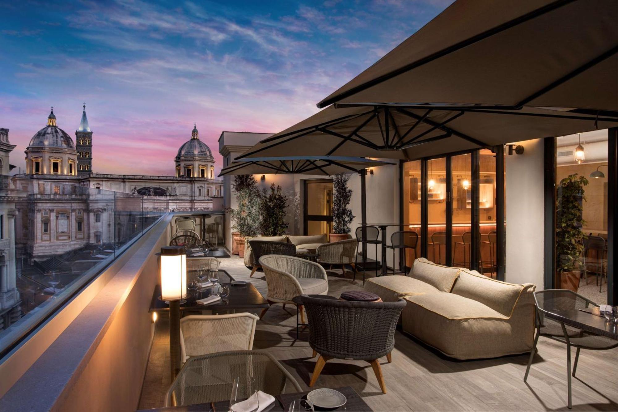 ホテル Doubletree By Hilton Rome Monti エクステリア 写真